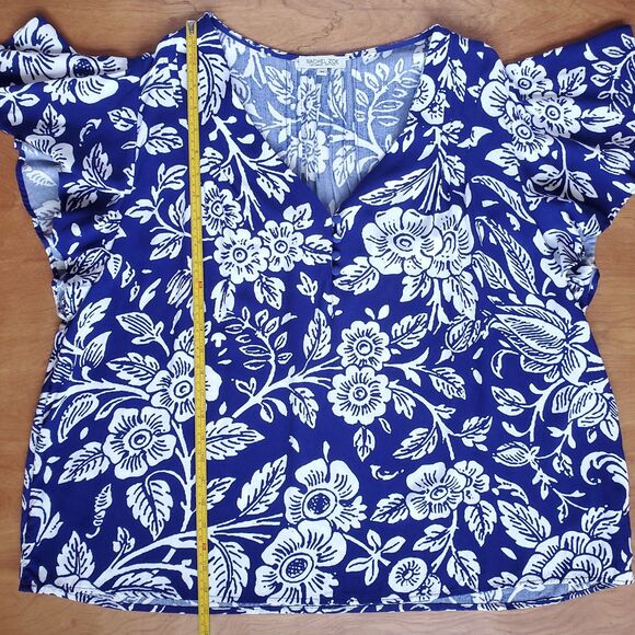 Rachel Zoe Floral Top Womens Plus 2X Blue White V Neck Flutter Cap Sleeve Blouse - Picture 8 of 10